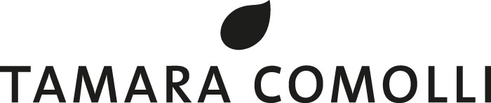 Logo der Marke Tamara Comolli mit einem stilisierten schwarzen Blatt über dem Schriftzug.